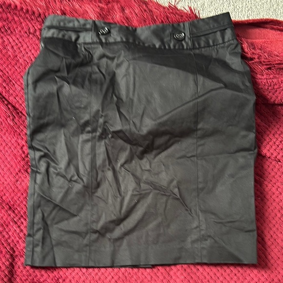 Jacob Classic Black Women's Skirt - Picture 3 of 13